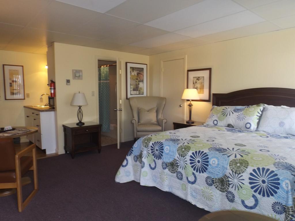 Footbridge North Hotel Wells Room photo