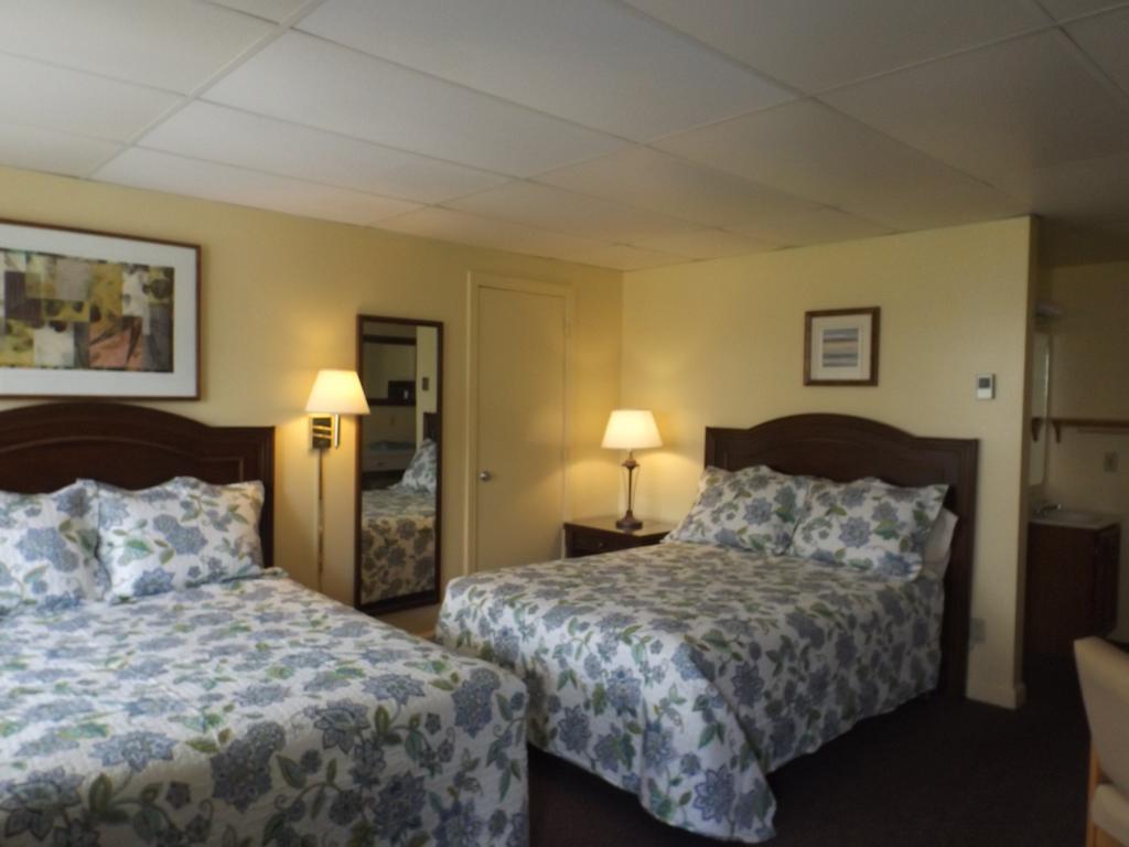 Footbridge North Hotel Wells Room photo