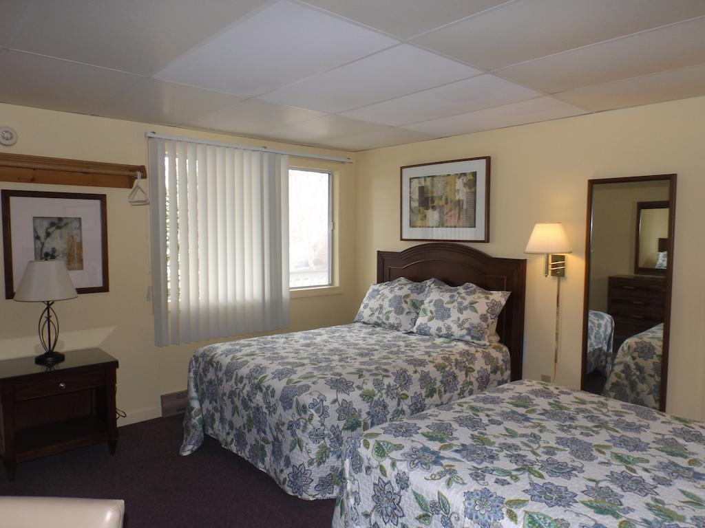 Footbridge North Hotel Wells Room photo