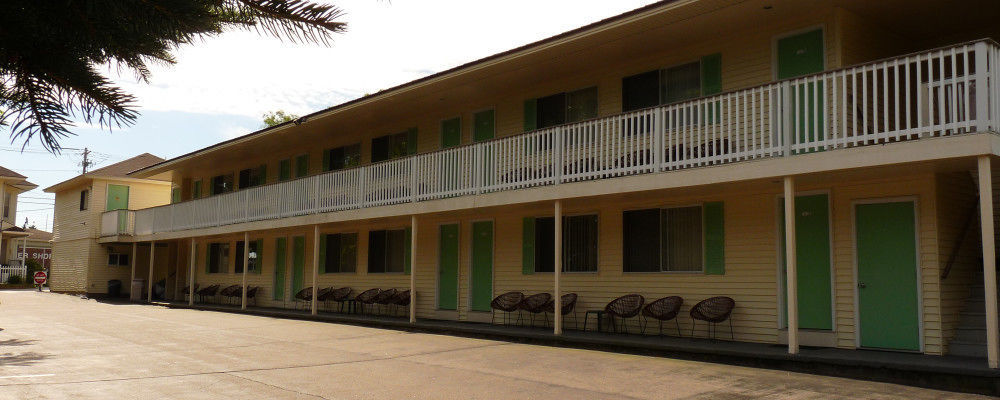 Footbridge North Hotel Wells Exterior photo