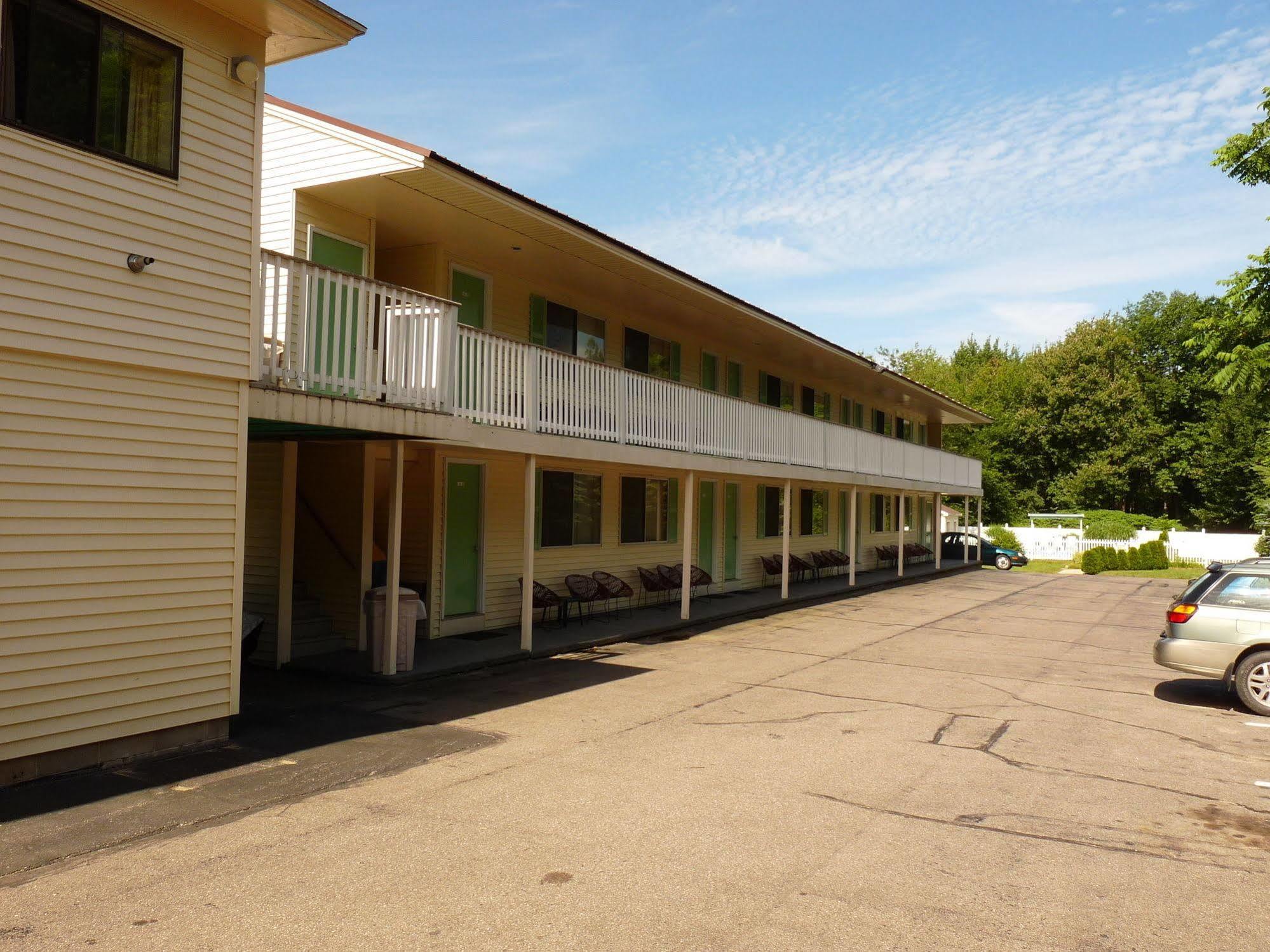 Footbridge North Hotel Wells Exterior photo